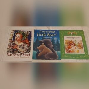 **3 Listings For $20**                 Children's books x 3